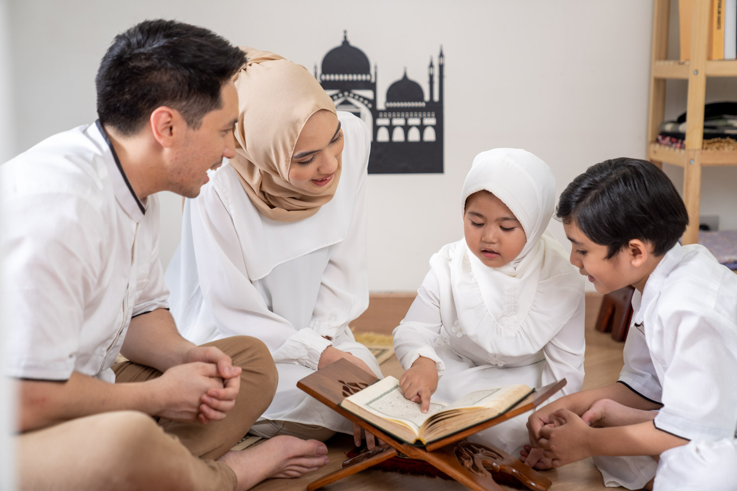Mengenalkan Agama Islam pada Anak Sejak Dini